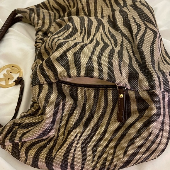 Michael Kors zebra purse - Picture 3 of 4